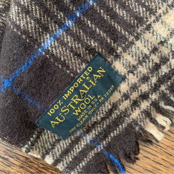 2 100% Plaid Wool Scarfs - Picture 3 of 9